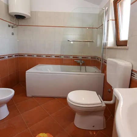 Villa Kmacici 376 *