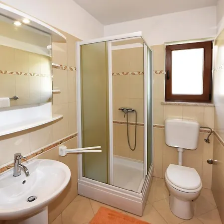Villa Kmacici 376 Sveti Lovrec Pazenaticki