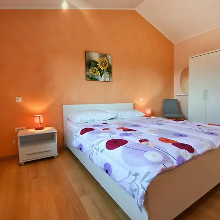 Villa Kmacici 376 Sveti Lovrec Pazenaticki