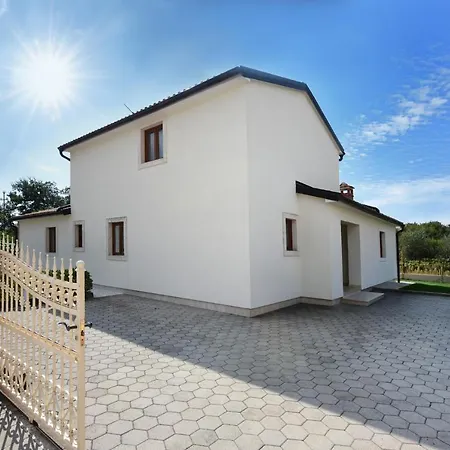 Kmacici 376 *
