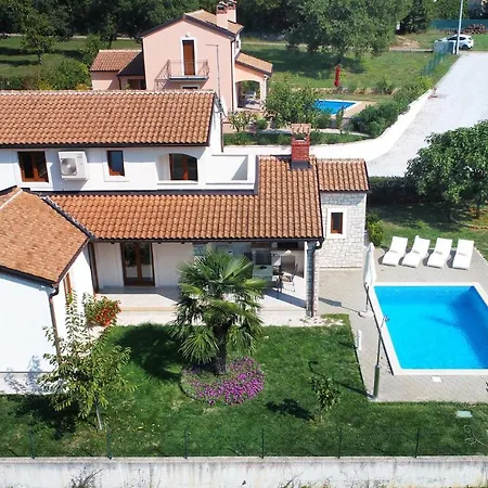 Kmacici 376 Villa Sveti Lovreč Pazenatički